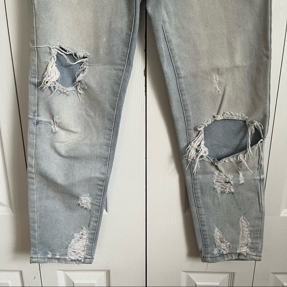 Missguided High Rise Mom Jeans - Picture 3 of 5